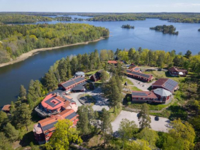 Гостиница Stiftsgården Vårdnäs Hotell  Brokind